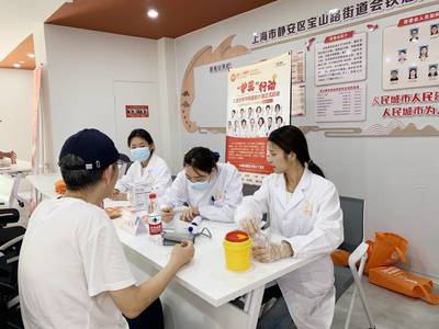 上海六一兒童醫(yī)院寶山路街道便民服務活動 健康咨詢暖人心